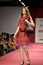 Model walks the ramp for Ritu Kumar show on Wills Lifestyle India Fashion Week 2011 - Day 2 in Delhi on 7th April 2011 (28).JPG
